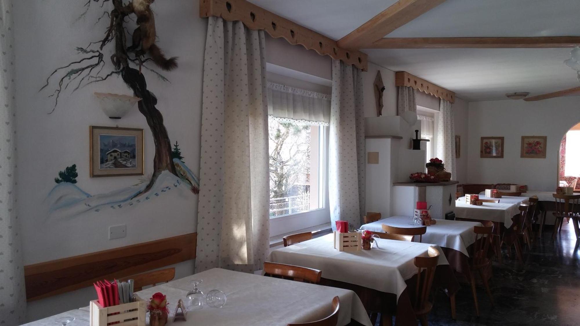 Albergo Aurora Tret Esterno foto