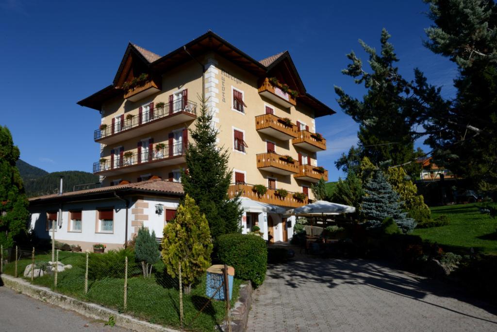 Albergo Aurora Tret Esterno foto